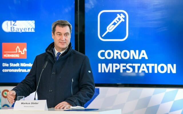 Ministerspräsident Dr. Markus Söder im Nürnberger Impfzentrum Messe.  | Foto: bayern.de/Archivbild
