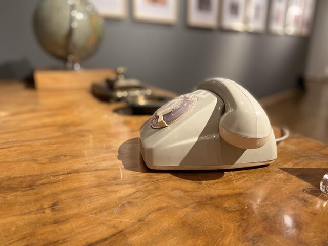 Der Original-Schreibtisch von Georg und später von Manfred Roth.