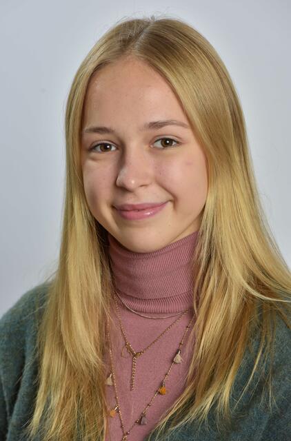 Teresa Windschall 1,65 Meter, 17 Jahre. Schülerin des Wilhelm-Löhe-Gymnasiums Nürnberg. Hobbys: Geige spielen, Ballett, Tennis spielen.  | Foto: Stadt Nürnberg / Christine Dierenbach