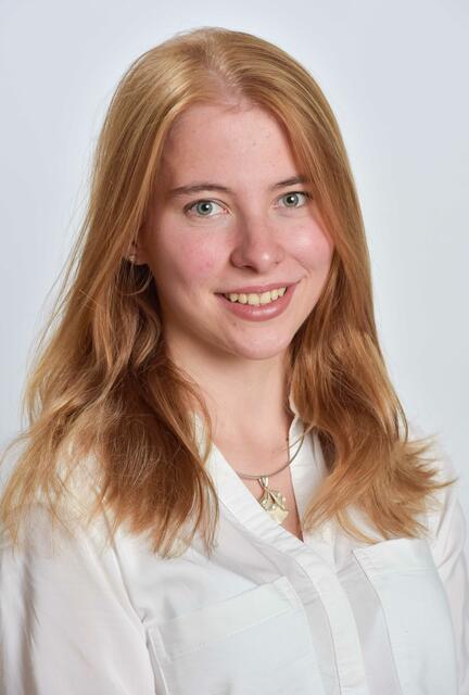 Miriam Scherzer 1,63 Meter, 18 Jahre, Auszubildende. Hobbys: Tanzen, Reiten, Zeichnen.  | Foto: Stadt Nürnberg / Christine Dierenbach