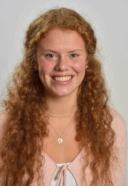 Sophia Sellin 1,70 Meter, 16 Jahre. Schülerin des Labenwolf-Gymnasiums. Hobbys: Hockey spielen, Geige spielen.  | Foto: Stadt Nürnberg / Christine Dierenbach