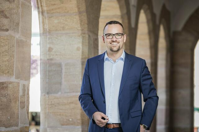 Schwabachs Oberbürgermeister Peter Reiß (SPD): „Lassen Sie sich impfen! Damit unsere Stadtgesellschaft wieder sicher zusammenleben kann, wir alle gemeinsam Veranstaltungen genießen können und das Personal in den Gesundheits- und Pflegeberufen bald wieder möglichst geregelt seiner Arbeit nachkommen kann.“ | Foto: Ludwig Olah