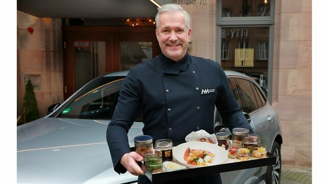 TV- und Sternekoch Alexander Herrmannn: "Für die Gastronomie ist Impfen die einzige Möglichkeit, um zu überleben – und für unsere Gäste die Chance auf 
Normalität und Genuss." | Foto: Jürgen Friedrich