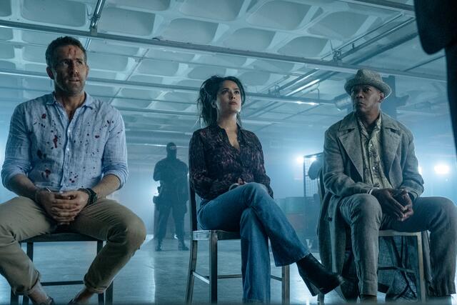 Ein Killer-Trio in der Bredouille: Ryan Reynolds als 
Michael Bryce sowie Salma Hayek und Samuel L. 
Jackson als Sonia und Darius Kincaid (v.l.n.r.). | Foto: Telepool