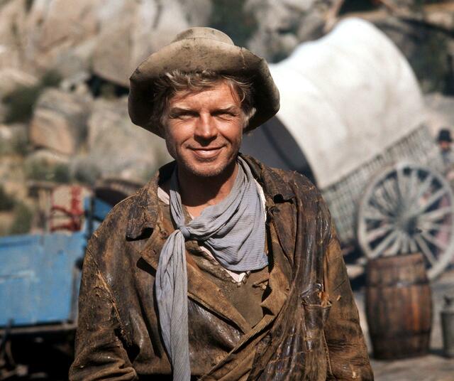 Hardy Krüger in «Potato Fritz» (1975). In diesem Film stand auch Paul Breitner mit vor der Kamera. | Foto: Horst Ossinger/dpa
