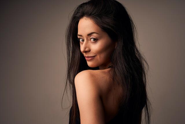 Malika Dzumaev. Ihr Tanzpartner, der Ungar Zsolt Sandor Cseke, wird dieses Jahr das erste Mal mit einem Promi trainieren.  | Foto: RTL / Thorben Heks
