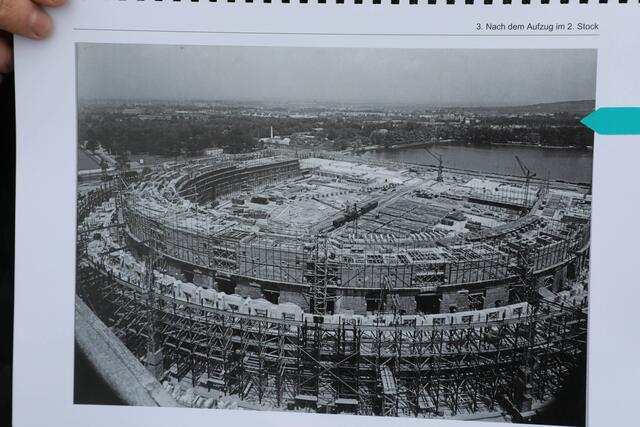 Kongresshalle auf dem ehemaligen NS-Reichsparteitagsgelände.  | Foto: Udo Dreier