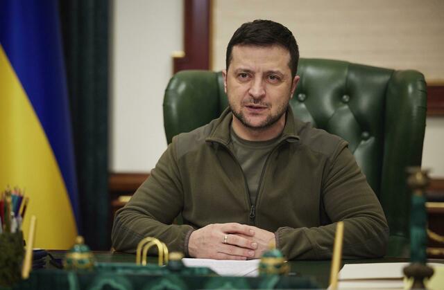 Trotz des Vormarschs russischer Truppen will der ukrainische Präsident Wolodymyr Selenskyj bis zum Kriegsende in Kiew bleiben.