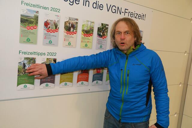 Ulrich Buescher vom Verkehrsverbund Grossraum mit neuen Reisetips  | Foto: Udo Dreier
