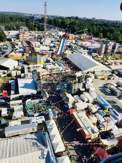 175 Schausteller-Zelte, Attraktionen und Fahrgeschäfte sind beim Frühlingsfest 2022 mit dabei. | Foto: Peter Maskow