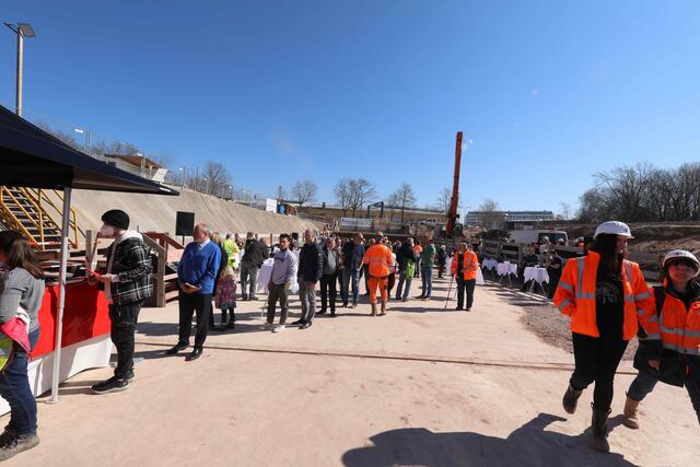 Tunneldurchschlag beendet unterirdische Vortriebsarbeiten für die künftige U3-Strecke. | Foto: Udo Dreier