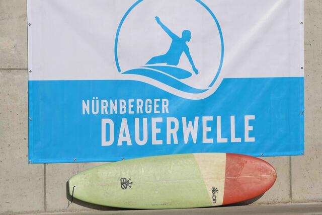 Heute eröffnete die Nürnberger Dauerwelle an der Pegnitz.  | Foto: Udo Dreier