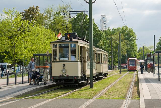 Der Süddeutsche Schaustellerverband lädt zu kostenlosen Fahrten zum Frühlingsfest mit der Oldtimer-Straßenbahn ein.  | Foto: Archiv der Freunde der Nürnberg-Fürther Straßenbahn e.V.“