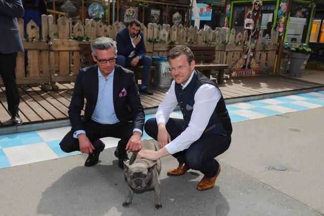 Erster Rundgang auf dem Nürnberger Frühlingsfest. | Foto: Udo Dreier