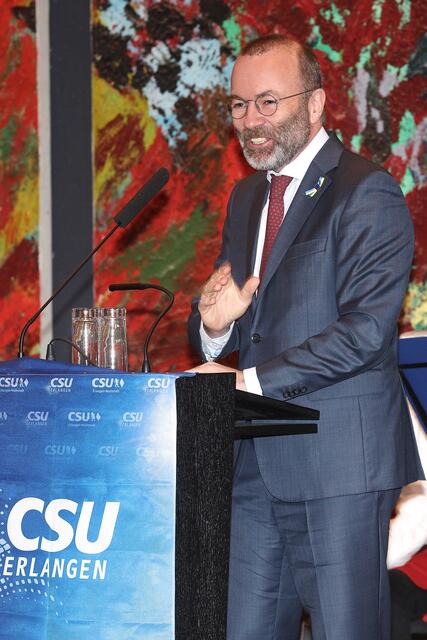 Manfred Weber bei seiner Grußansprache in der Erlanger Heinrich-Lades-Halle.
Foto: © Kurt Fuchs