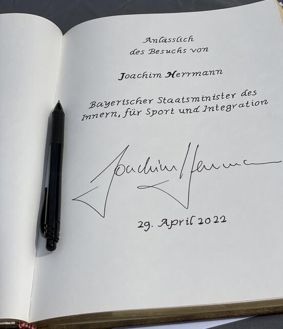 Eintrag ins Buch der Gemeinde Aufseß. | Foto: Nicole Fuchsbauer