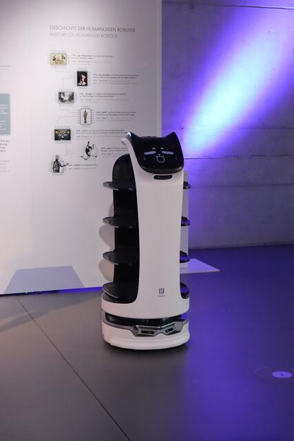 BellaBot ist ein Kellner Roboter der in futuristischen Restaurants das Essen an den Tisch bringt. | Foto: ak