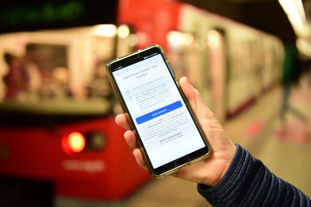 Start frei für das 9-Euro-Ticket. Online lässt es sich sofort bestellen!