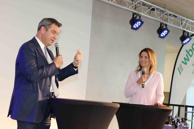 Einweihung des neuen Bertolt-Brecht-Schullzentrums in Nürnberg.  | Foto: Udo Dreier