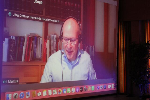 Wegen Corona: Referent Dr. Markus Urban war per Live-Screen zugeschaltet. | Foto: Victor Schlampp