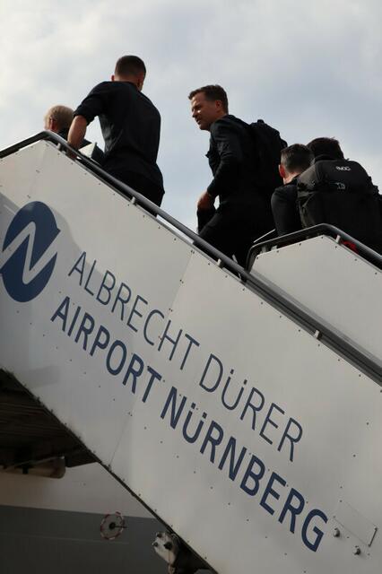 Oliver Bierhoff auf dem Weg nach Bologna. | Foto: Christian Albrecht / Airport Nürnberg