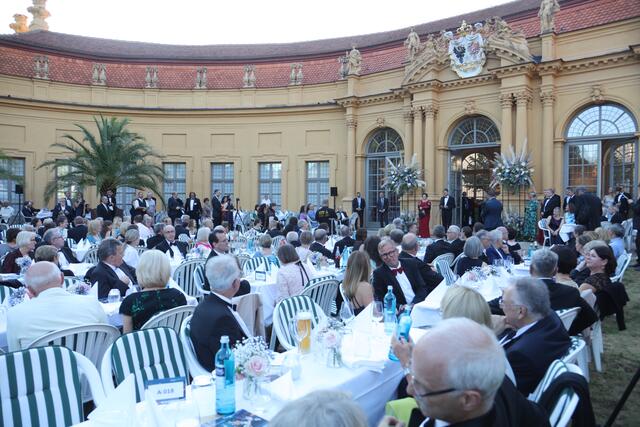 Festliche Tradition in glanzvollem Ambiente.
