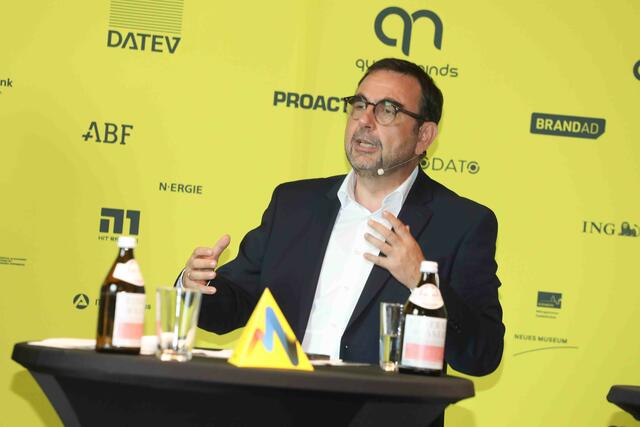 Staatsminister Klaus Holetschek stellte den Hackday Klima und Gesundheit am 6. Juli 2022 vor, den das Bayerische Staatsministerium für Gesundheit und Pflege gemeinsam mit dem Nürnberg Digital Festival durchführt. | Foto: Udo Dreier