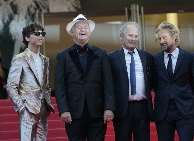 Die Schauspieler Timothee Chalamet (l-r), Bill Murray, Hippolyte Girard und Owen Wilson in Cannes.  | Foto:  Brynn Anderson/AP/dpa