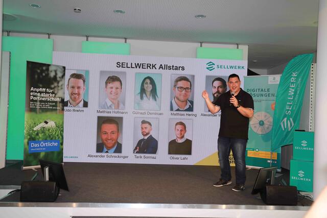 Unter dem Motto ,,Digitalisierung - ganz schön sportlich!?" lud Sellwerk zu einem spannenden Sport-Business-Event mit prominenter Podiumsbesetzung und Fun-Fußballspiel ein.  | Foto: Udo Dreier