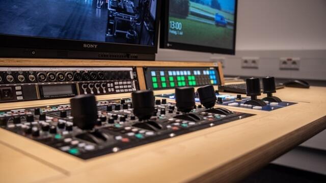 Einblick in die Smart-Regie im neuen Studio Franken auf dem Gelände von BR Franken in Nürnberg.   | Foto: BR/Kolibius