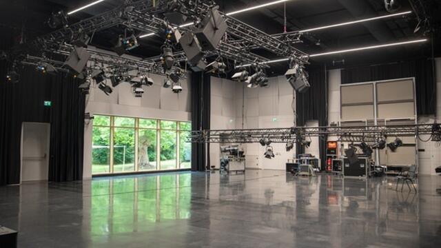 Das neue Studio Franken auf dem Gelände von BR Franken in Nürnberg wird künftig als Produktionsort für TV, Radio und Online, als Veranstaltungs- oder Konferenzsaal genutzt.  | Foto: BR/Kolibius