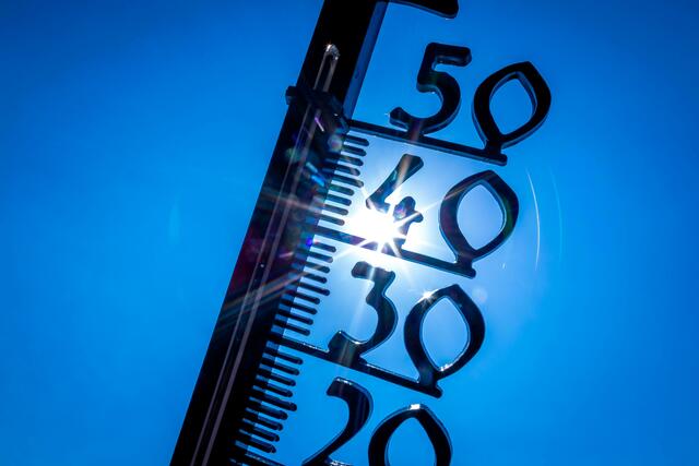 Die Durchschnittstemperaturen weltweit steigen an.
 | Foto: Jens Büttner/dpa