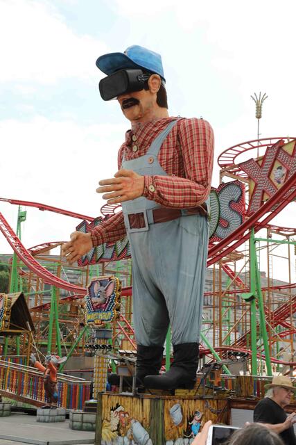 Rundgang über das Herbstvolksfest. | Foto: Udo Dreier