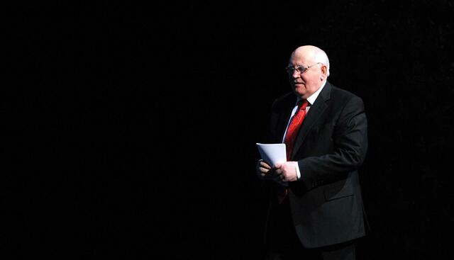 Michail Gorbatschow war am Dienstagabend nach langer schwerer Krankheit im Alter von 91 Jahren in Moskau gestorben.  | Foto: Marcus Brandt/dpa
