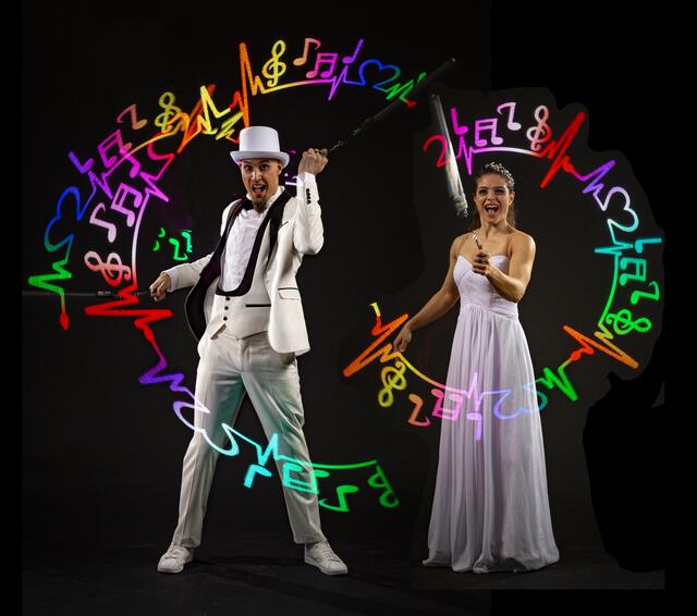 Mara und Chris - Desire for Light - ein Künstlerduo der Extraklasse. | Foto: Teatrino