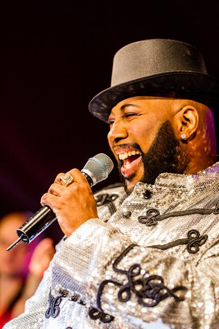 David A. Tobin - Soul Star begeistert das Publikum nicht nur mit seiner Stimme. | Foto: Teatrino