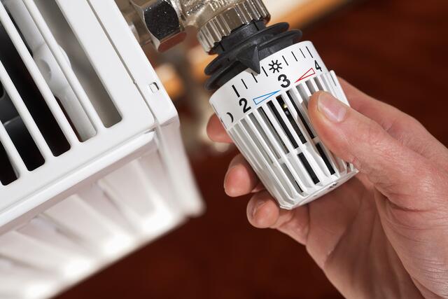 Tipps zum Energiesparen bei der Heizung.  | Foto:  © Ingo Bartussek/stock.adobe.com
