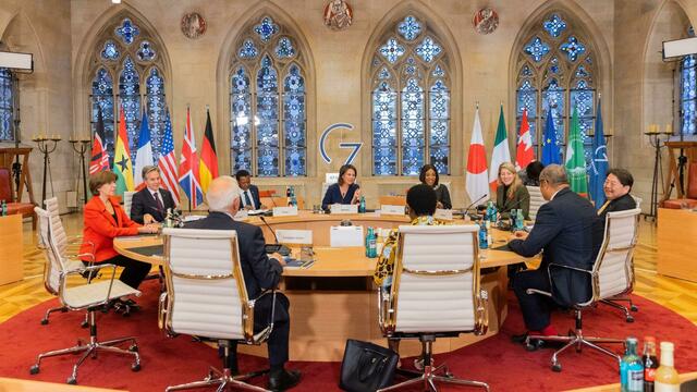 rbeitssitzung der G7-Außenministerinnen und Außenminister im Historischen Rathaus von Münster.  | Foto: Rolf Vennenbernd/dpa Pool/dpa