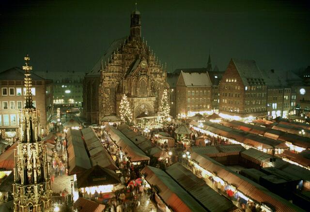 Nach der Corona-Pause darf auf dem  Nürnberger Christkindlesmarkt endlich wieder Weihnachtsstimmung genossen werden.  | Foto:  Stadt Nürnberg/Kowatsch