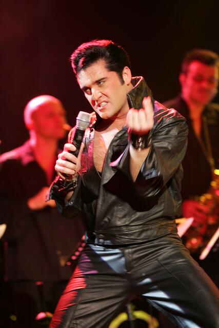 ELVIS - Das Musical mit Graham Patrick Doyle als Elvis-Darsteller. Am 16. März 2023 in der Meistersingerhalle in Nürnberg. | Foto: Andreas Friese