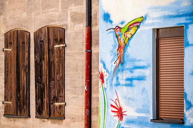 1. Platz Christian Krüger, Altersklasse: Ü 30. Gegensätze in der Stadt von Sandstein bis Graffiti, Nürnberg. Das Foto entstand im Rahmen eines Fotowalks zusammen mit den Igers_Nürnberg im Ortsteil Gostenhof 2022. | Foto: Christian Krüger