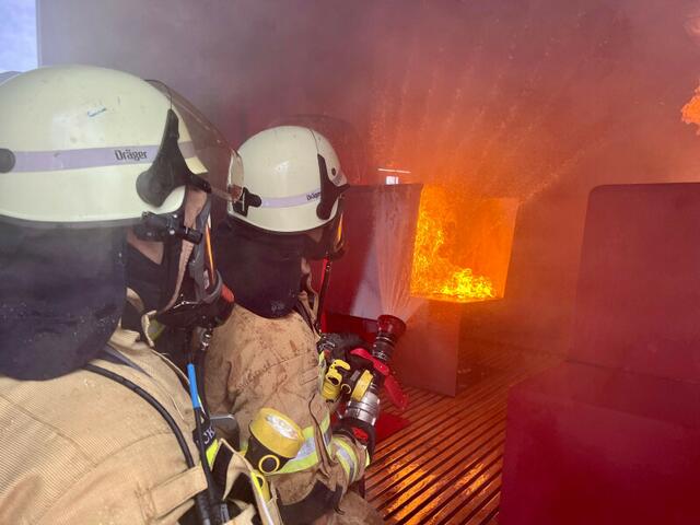 Die Flughafenfeuerwehr umfasst 66 Frauen und Männer. | Foto: Daniel Karmann