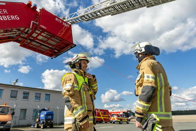 Sowohl beim THW als auch bei der Feuerwehr steht Teamwork an erster Stelle.

 | Foto: Daniel Karmann