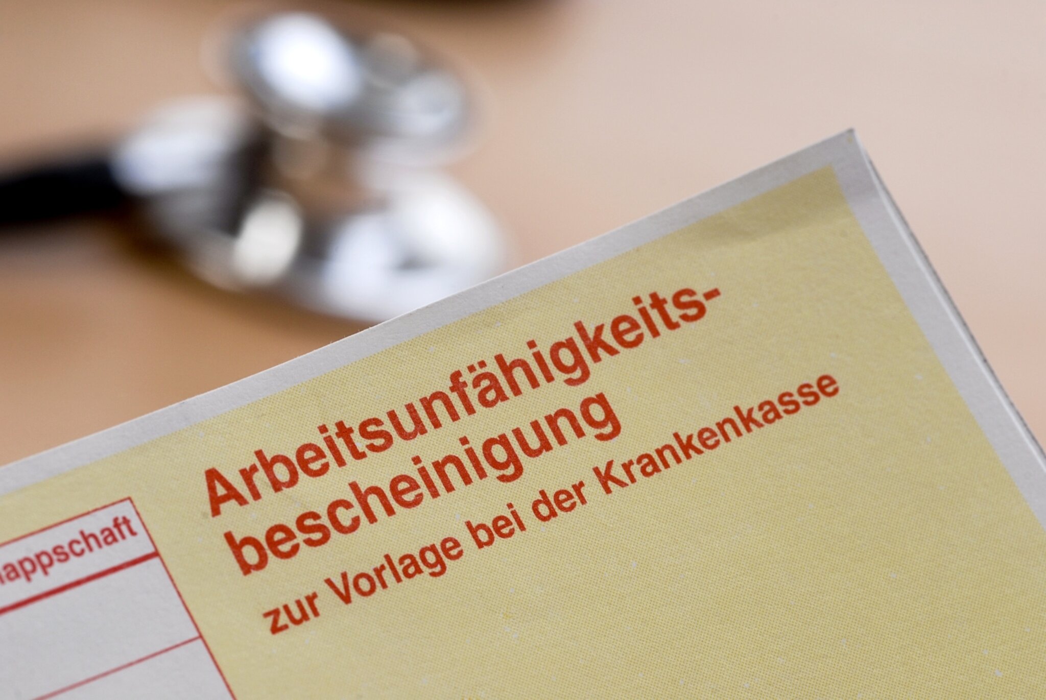 Krankmeldung Nicht An Krankenkasse Geschickt Lohnkürzung AOK in Nürnberg informiert: Digitale Krankmeldung auf Knopfdruck - Bayern
