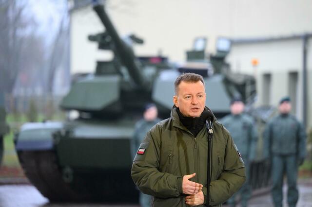 Der polnische Verteidigungsminister Mariusz Blaszczak. "Es gehe um die Sicherheit ganz Europas. Notfalls werde man auch ohne die Genehmigung Berlins handeln." Das würde einen diplomatischen Eklat bedeuten. | Foto: Jakub Kaczmarczyk/PAP/dpa