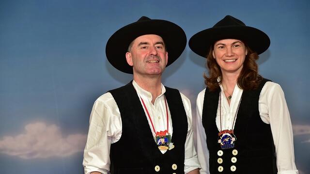 Bayerns Wirtschaftsminister Hubert Aiwanger und Tanja Schweiger (beide Freie Wähler), Landrätin im Lkr. Regensburg. | Foto: BR / Ansgar Nöth