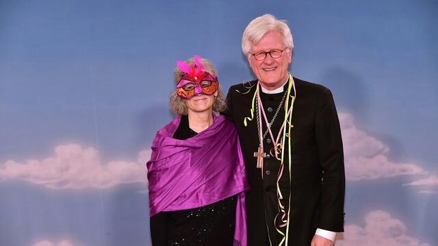 Landesbischof der Evangelischen Kirche Bayern Heinrich Bedford-Strom mit Frau Deborah. | Foto: BR / Ansgar Nöth
