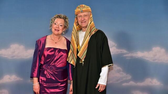  Landeswahlleiter Thomas Gößl. Beim Fasching begleitet von seiner Gattin. | Foto: BR / Ansgar Nöth