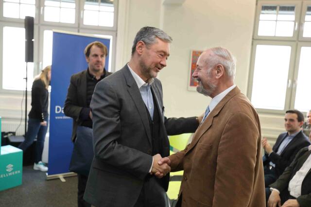 Foto: Aktion "Danke Schiri"/Udo Dreier