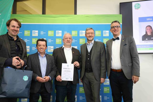 Foto: Aktion "Danke Schiri"/Udo Dreier